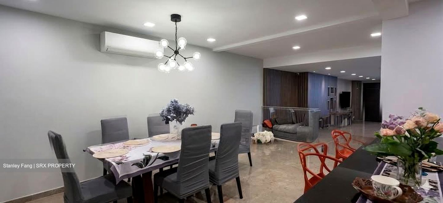 Jalan Pelatok (D16), Terrace #560833901